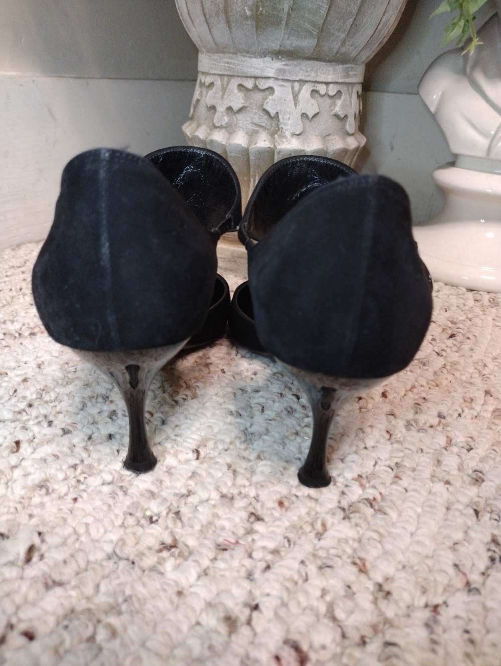 Salvatore Ferragamo Brigida Vintage Black Suede/Patent Leather Pointed Toe Pumps - Picture 5 of 9